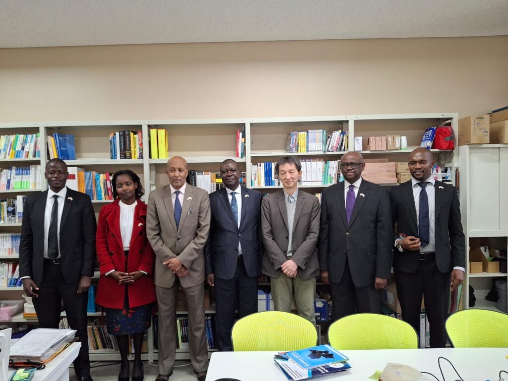 GLOCEPS team led by Ag Executive Director Dr. Ken Asembo held a meeting with Prof. Takeuchi Shinichi of African Studies Centre at Tokyo University of Foreign Studies in Japan. Discussions centered on leveraging the opportunities & skills of Japan aging population to address youth buldge in Africa.
